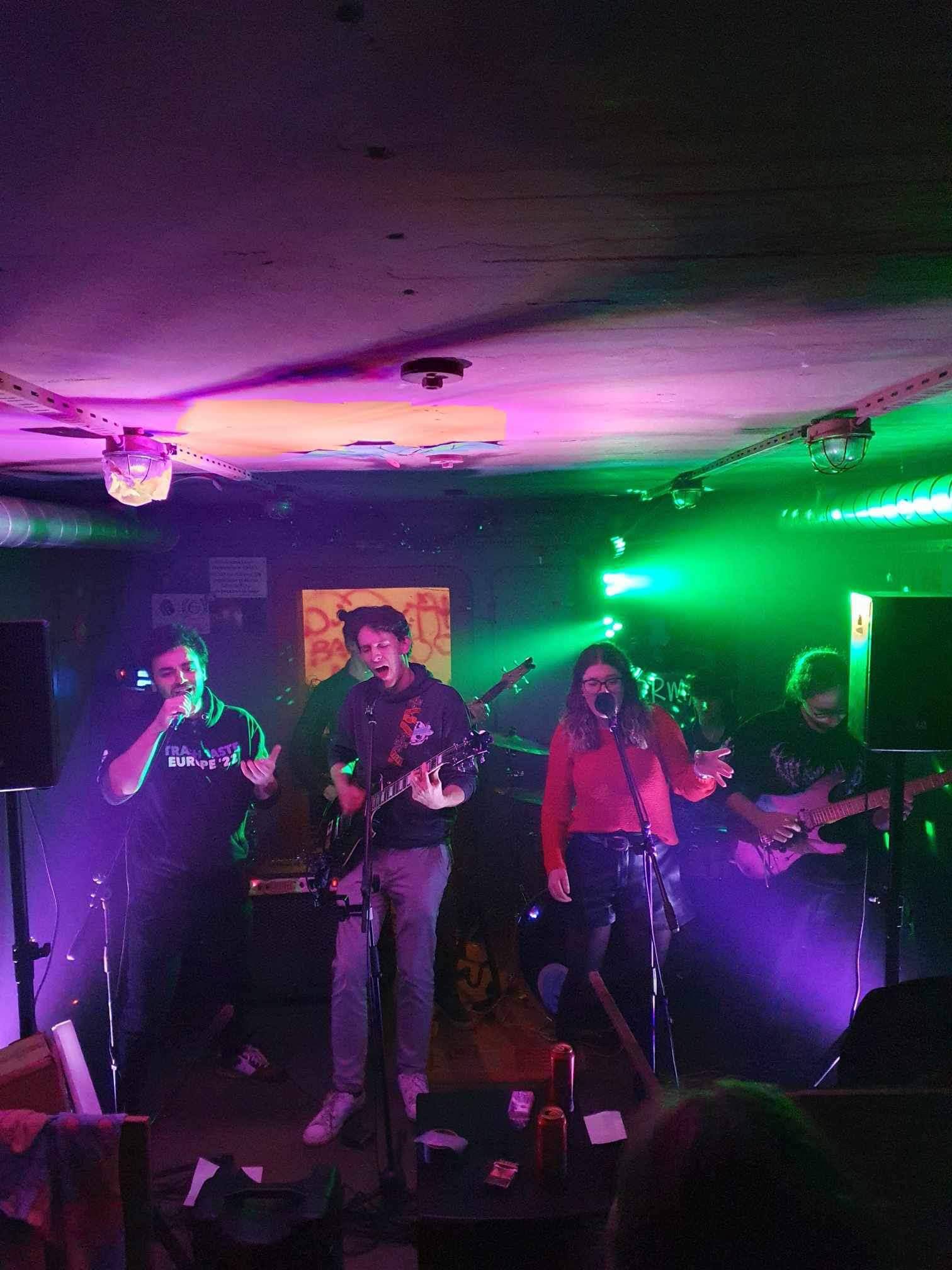 received_1117061556111611