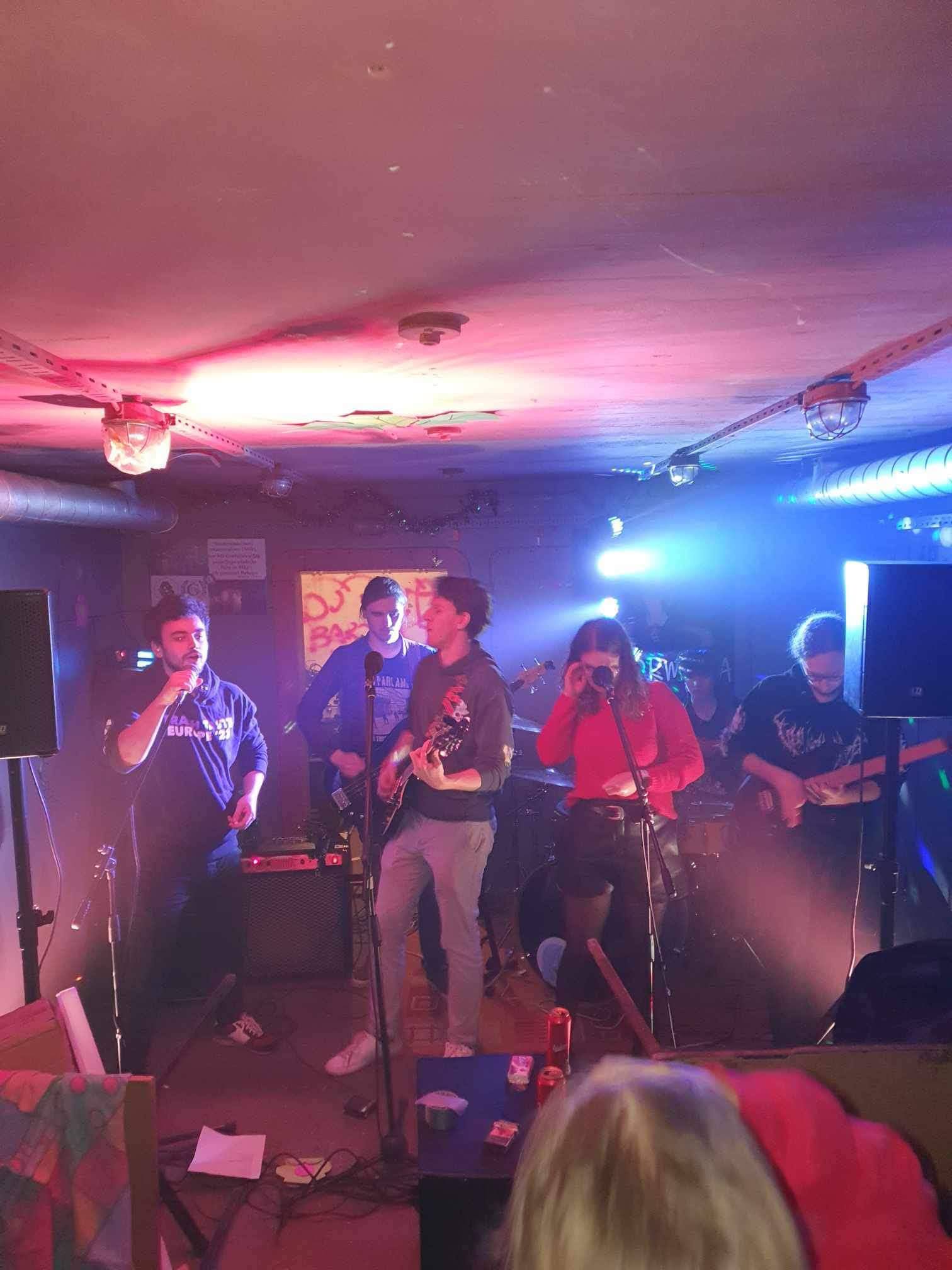 received_7228998357213044